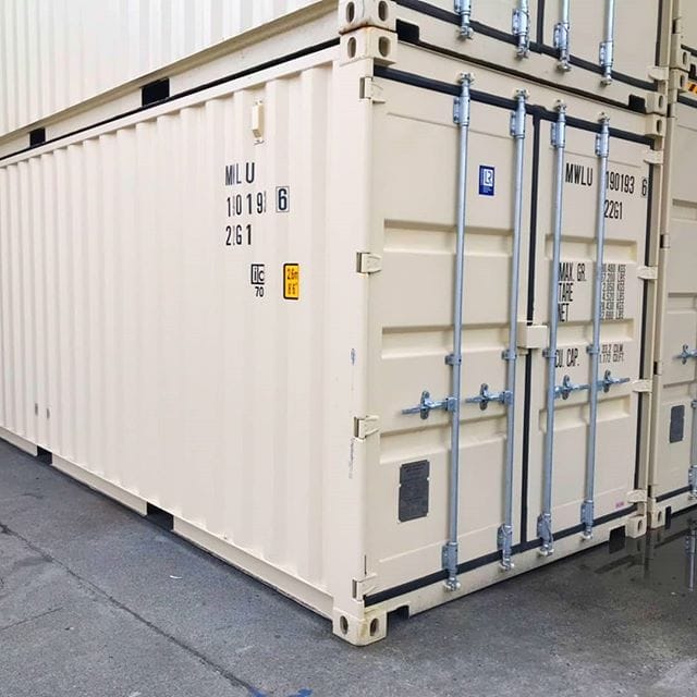 久しぶりに入荷しました。限定色、やわらい色合いのアイボリーです。新品コンテナになります。数に限りが御座います。自社ユニック車で全国へお運びいたします(^^) (Instagram)