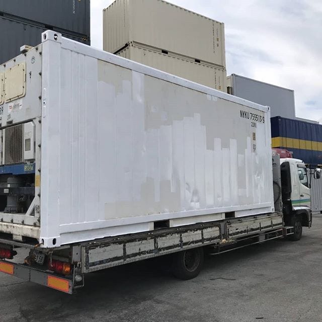 冷凍、冷蔵保存にはリーファコンテナ！よく冷えますよぉ (Instagram)