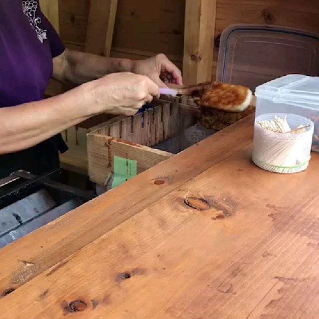 本日は岐阜県恵那市の小高い山合にある　道の駅　上矢作ラ・フォーレ福寿の里に寄りました。岐阜県は五平餅が有名で、甘いお味噌にクルミの味が程よく効いています。一枚200円とリーズナブルで、お餅のベースはコシヒカリだそうです。お米も甘く、勢いで4枚も食べてしまいましたw近々10/10にリニューアルオープン擦るそうです。バイカーの方もかなり寄る所みたいです(^^) (Instagram)