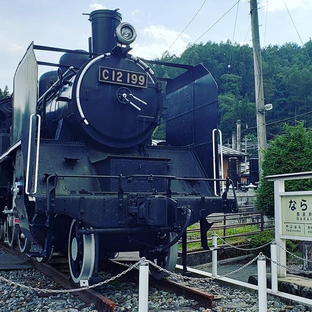 長野県の19号線沿いにある奈良井宿にて・・SLと並んでみた(^^) (Instagram)