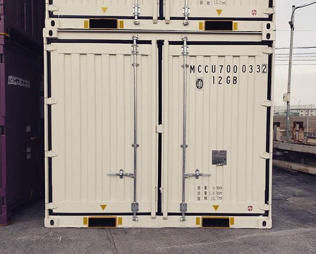 新品１０フィート海上コンテナ！新品コンテナなので、多少お高いですが、キレイでオシャレです気になる方はDMよりお問い合わせ下さい！ (Instagram)