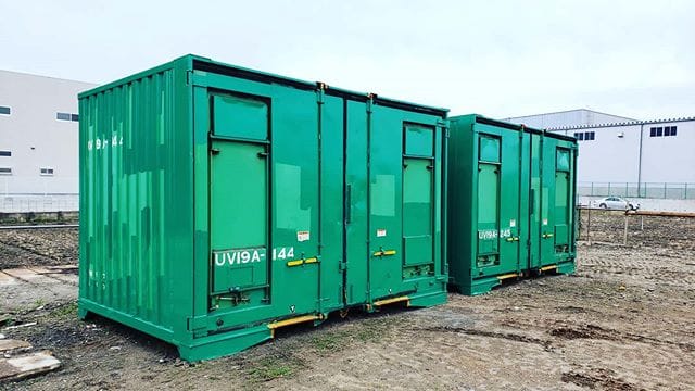 こんにちは(^^)愛知県あま市に仮置きです！名古屋市熱田区に納品予定です。収納力抜群地震にも強い️人気のJRコンテナ️このタイプはこれで見納めとなりますが、小豆色のJR12fコンテナは在庫ございますので・・窓9万円～扉14万円～軽量シャッター18万円～中を趣味部屋やガレージにもカスタムオーダー受付中ですお気軽にお問い合わせ下さい (Instagram)