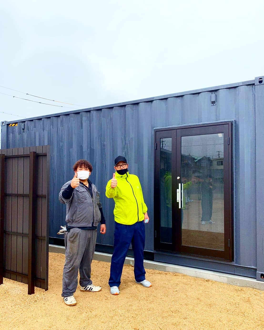 宇部市！追加写真！！お手伝い頂きましたN様の従業員の方々です本当に有り難う御座いました。#山口県#宇部市#山口県宇部市 #コンテナ#コンテナガレージ#海上コンテナ#お洒落さんと繋がりたい