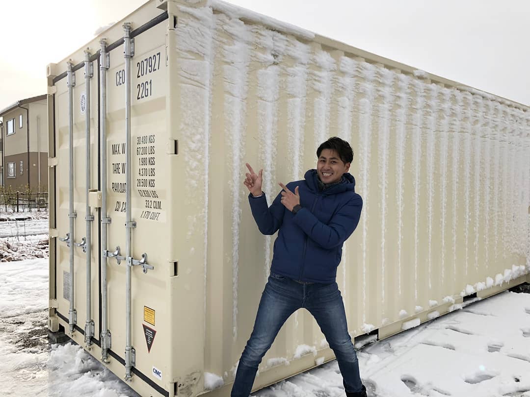 石川県河北郡️@kazuma_oluolulife 様有り難う御座いました人気のコンテナです️オプションで換気扇を取り付けさせて頂きました。雪がちょっと不安でしたが何とか設置出来ました!良かったらまた声かけて下さ~い️コンテナカスタム(色々出来ます)気になる方はDMかお電話にて受付中です 蟹江展示場 愛知県海部郡蟹江町 大字蟹江新田道西66一組ずつのご案内となりますので、お越しのさいは前予約の方お願い致します。090-3556-1000 近藤#石川県#河北郡#感謝#ありがとう#雪#コンテナ#コンテナハウス#倉庫#小屋#ガレージ#ガレージライフ#新築 に人気の#マイホーム に人気#一戸建て に人気#バイク好き #車好き#ハーレー のガレージに#diy#世田谷ベース#所ジョージ#災害対策#秘密基地 作りにどうですか?#全国 設置します#コンテナジョニー#ジョニーグループ#物置