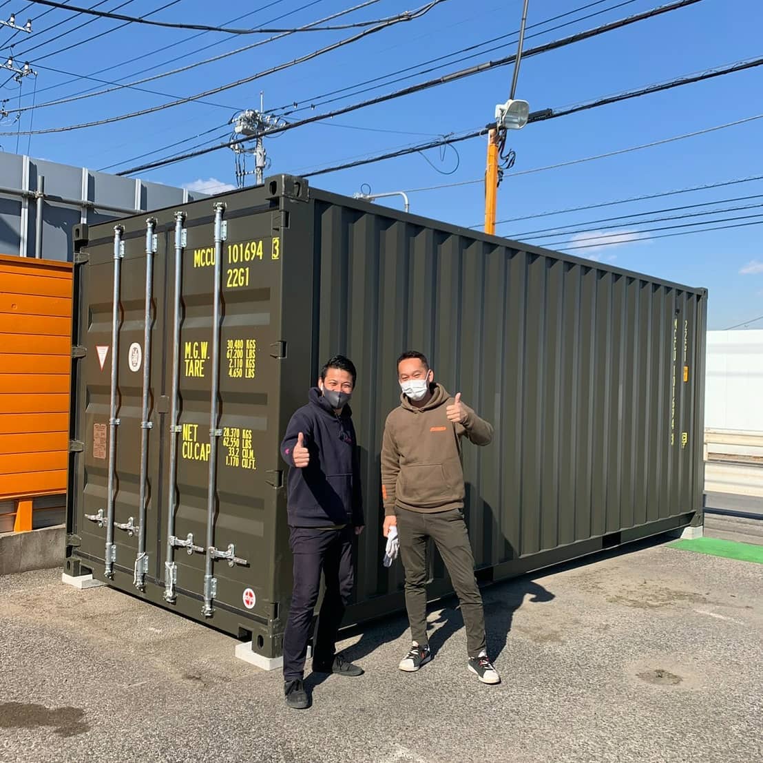 埼玉県川越市️設置場所テクニカルファクトリーアイザワ２号店カーコンビニ倶楽部今成店(株)TFA本店　相沢様ありがとうございました以前アーミーグリーンコンテナを2台ご購入頂きました、埼玉県鶴ヶ島にあります「大渕モータース」@makotoobuchi 様からのご紹介で「(株)TFA本店」@aikou501 様に　　　収納力「抜群」20ftスタンダード、人気のアーミーグリーンをご購入頂きました。両社様、本当に有り難う御座います️#ありがとう#感謝#ご縁に感謝#埼玉県#川越市#車屋#カーコンビニクラブ#車好き#バイク好き#倉庫#物置#小屋#コンテナ 設置時間は30分#ガレージ#ガレージライフ#コンテナガレージ#海上コンテナ#diy#新築 にも人気の#一戸建て にも人気#マイホーム に大人気#世田谷ベース#秘密基地#全国 設置します#コンテナジョニー#777hayato さんのアイアン雑貨#yokapaint さんのスプレー素敵
