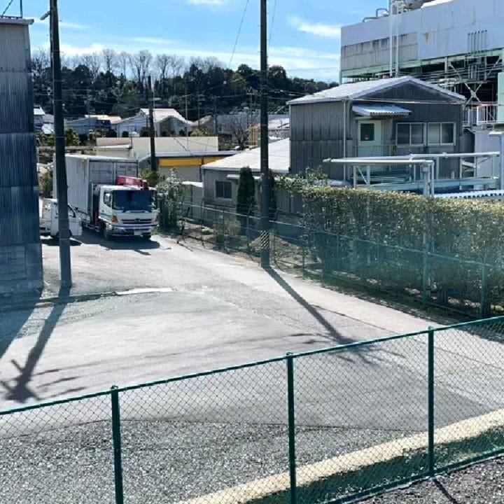 愛知県みよし市️Yリトレッド(株)さま有り難う御座いました先日に引き続き20フィートスタンダードコンテナ中古4台の追加納品になります。(あと何台増えるんだろう🤔)海上コンテナはスチール(鉄)製なので、中に入れた物が万が一火災を起こしても、外に燃え広がりにくいですし台風や地震にも強いので防災倉庫としても利用されております。コンテナをこのままの状態で使用するか、お好みでコンテナカスタムをするかコンテナには「夢」がギュッと詰められますコンテナカスタムやお見積もりのご依頼はDMか090-3556-1000 近藤までお問い合わせ下さい️ 蟹江展示場愛知県海部郡蟹江町大字蟹江新田道西66ご来店の際はお手数ですがお電話にて前予約をお願い致します。(一組ずつのご案内となり、当方不在の場合も御座いますので)090-3556-1000 近藤まで️#ありがとう#感謝#ご縁#コロナに負けるな#愛知県#みよし市 #倉庫#小屋#物置#コンテナ#コンテナハウス#海上コンテナ#縁の下の力持ち#diy#全国 納品します#車好き#バイク好き#世田谷ベース 風#所ジョージ#秘密基地#隠れ家#中古コンテナ#新築 にも増えてます#マイホーム にも増えてます#一戸建て にも増えてます#777hayto さんのアイアン雑貨#yokapaint さんのスプレーアート#コンテナジョニー#アニキ ありがとう#鉄