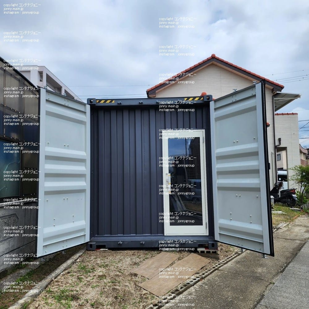 【輸送・設置費込み / 愛媛県松山市近郊価格】2シャッター付 20ftコンテナ倉庫 物置  コンテナハウス　松山市 輸送・設置費込み / 愛媛県松山市近郊価格】2シャッター付 20ft